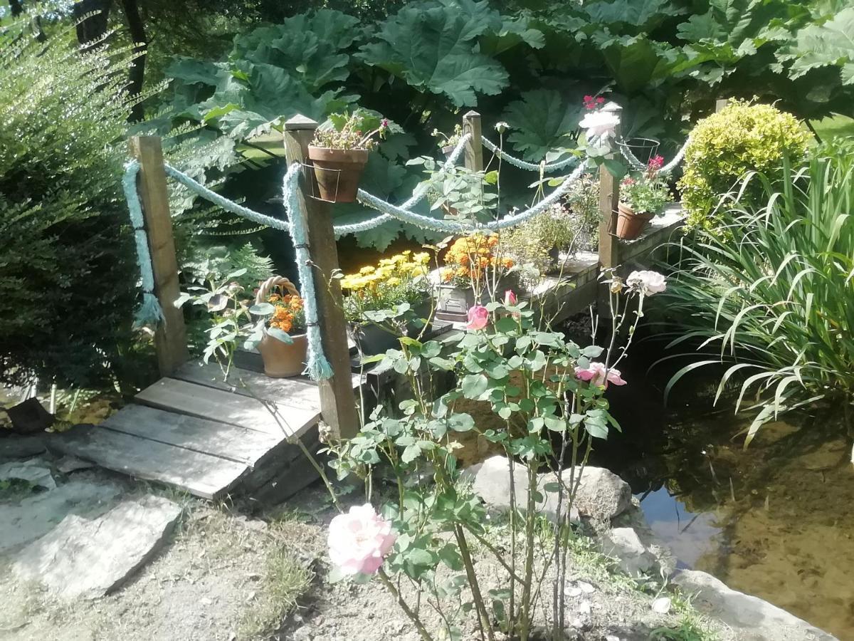La maison au bord de l'eau Plouigneau Extérieur photo